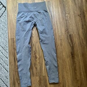 NVGTN size small gray leggings perfect condition